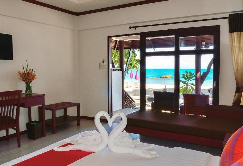 بنجلو قياسى, First Bungalow Beach Resort