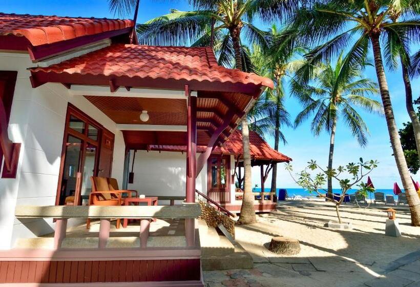 بنجلو قياسى, First Bungalow Beach Resort