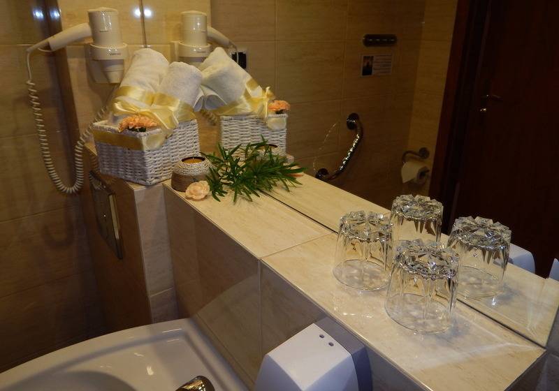 스탠다드 싱글 룸, Krakus