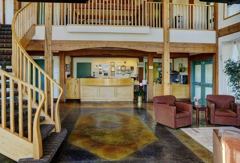 جناح جونيور, Lakeview Inns & Suites  Okotoks