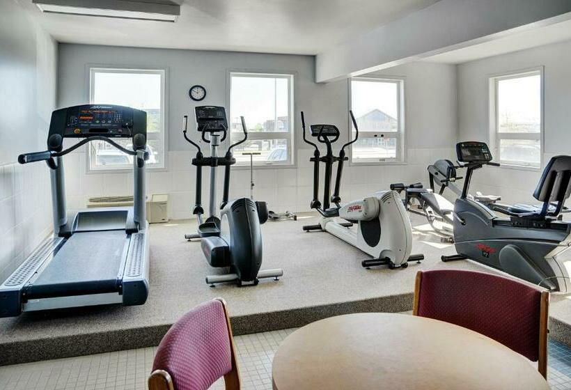 جناح جونيور, Lakeview Inns & Suites  Okotoks