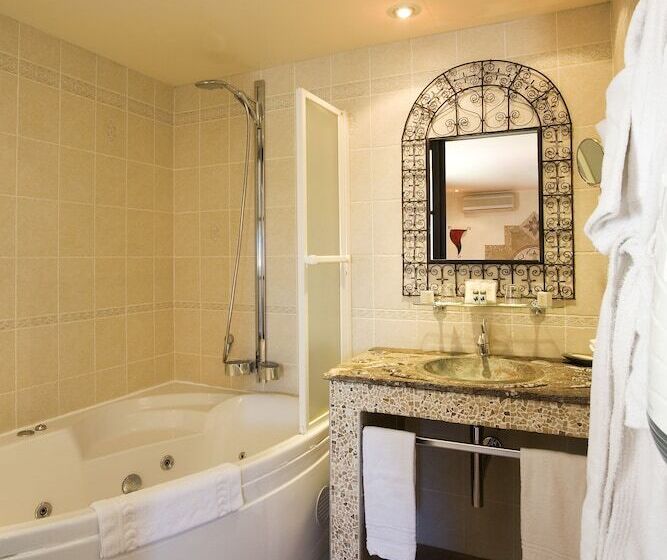 Люкс, Logis Hôtel Les Ii Mas Perpignan Sud