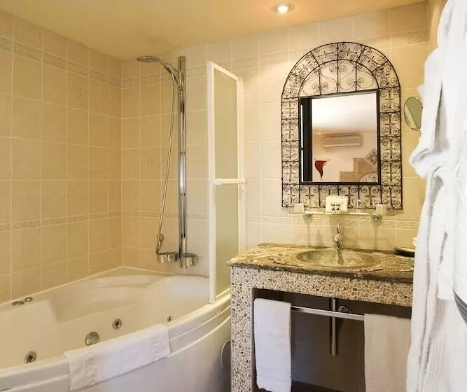 スイート, Logis Hôtel Les Ii Mas   Perpignan Sud