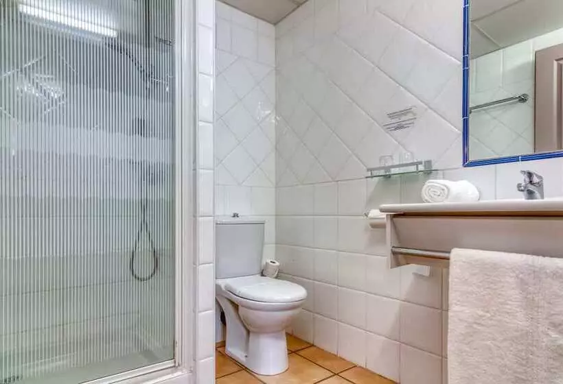 コンフォートルーム, Logis Hôtel Les Ii Mas   Perpignan Sud