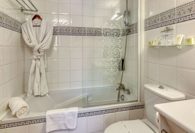 Номер Престиж, Logis Hôtel Les Ii Mas Perpignan Sud