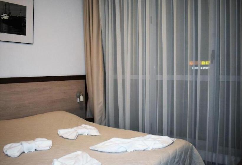 スタンダードシングルルーム, Family Hotel Opera Plaza Former City Mark