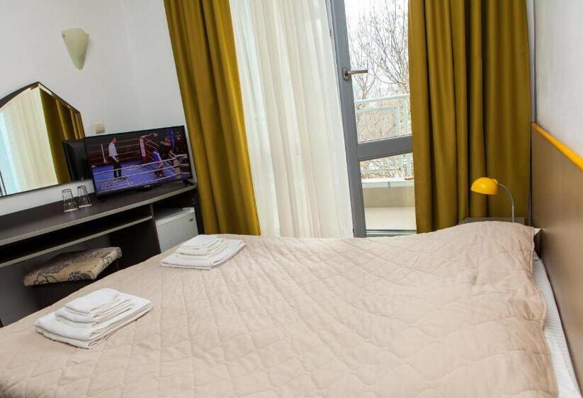 スタンダードシングルルーム, Family Hotel Opera Plaza Former City Mark