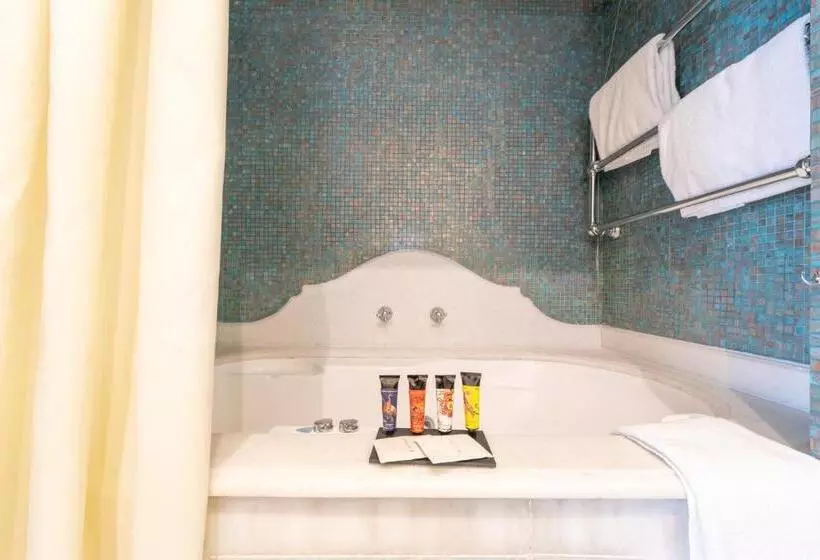 庭の見えるジュニアスイート, Relais Villa San Martino