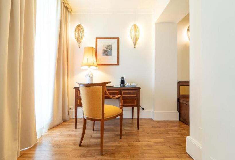 סוויטת ג'וניור עם טרסה, Relais Villa San Martino