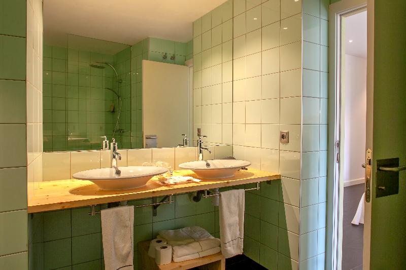 غرفة عائلية, Tierra De Biescas