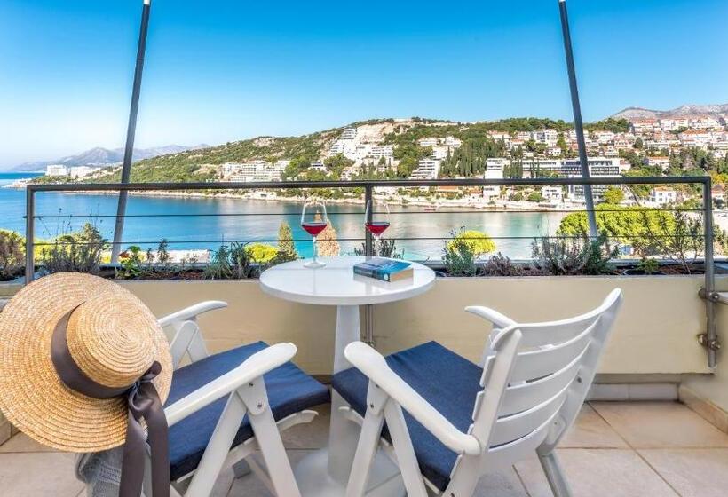 海景标准间带阳台, Uvala