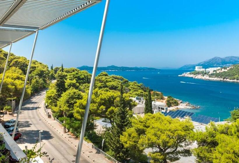 海景标准间带阳台, Uvala