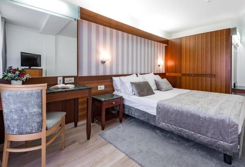 海景标准间带阳台, Uvala