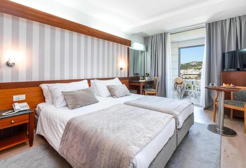 海景标准间带阳台, Uvala