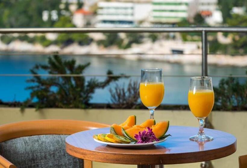 海景标准间带阳台, Uvala