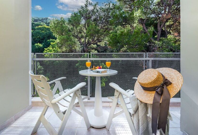 可看到停车场的标准间, Uvala