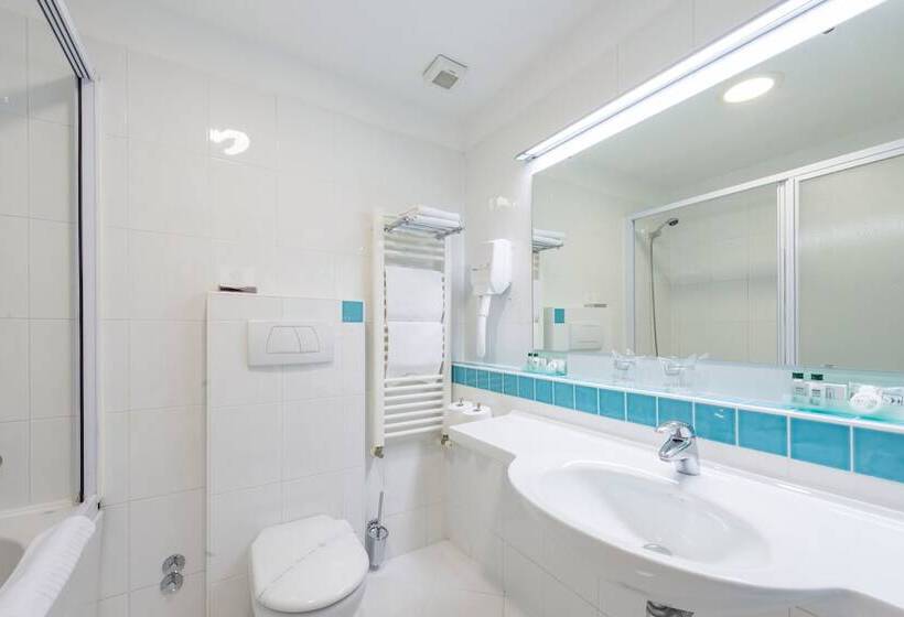 海景标准间带阳台, Uvala