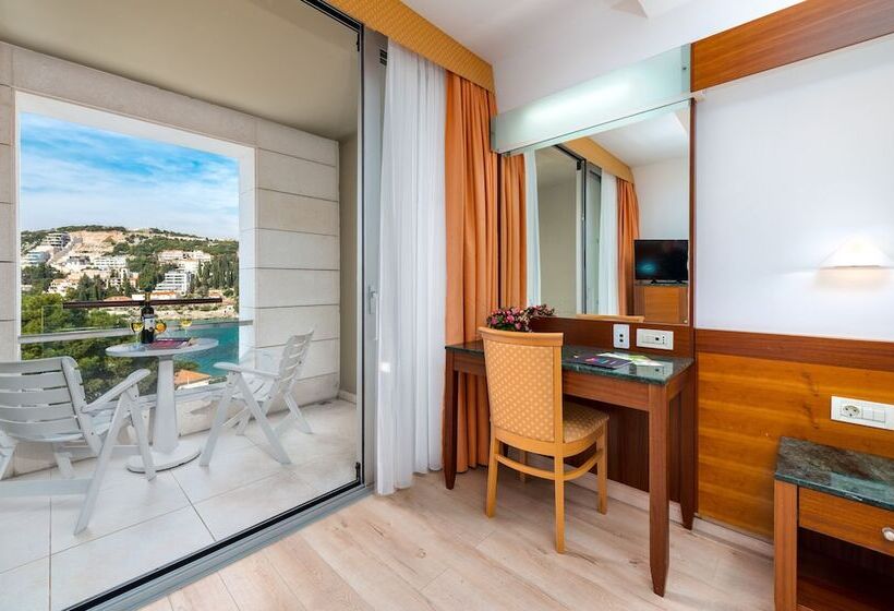 海景标准间带阳台, Uvala