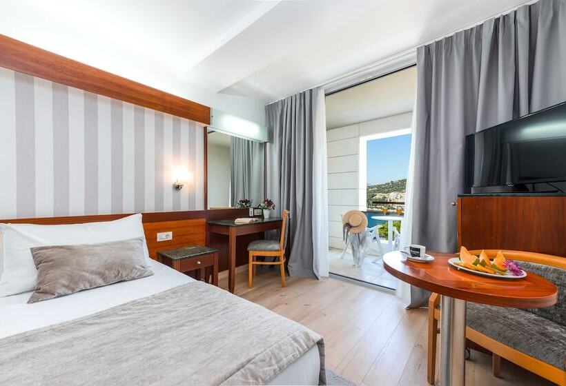 海景标准间带阳台, Uvala