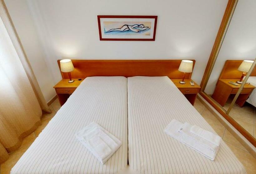 Апартаменты 2 Спальни, Praia Da Lota Resort - Beachfront Apartments