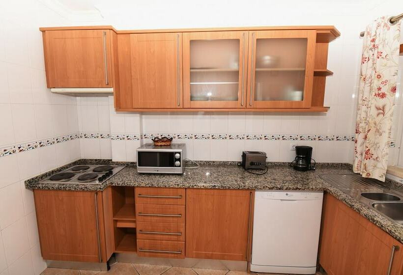 Апартаменты 2 Спальни, Praia Da Lota Resort - Beachfront Apartments