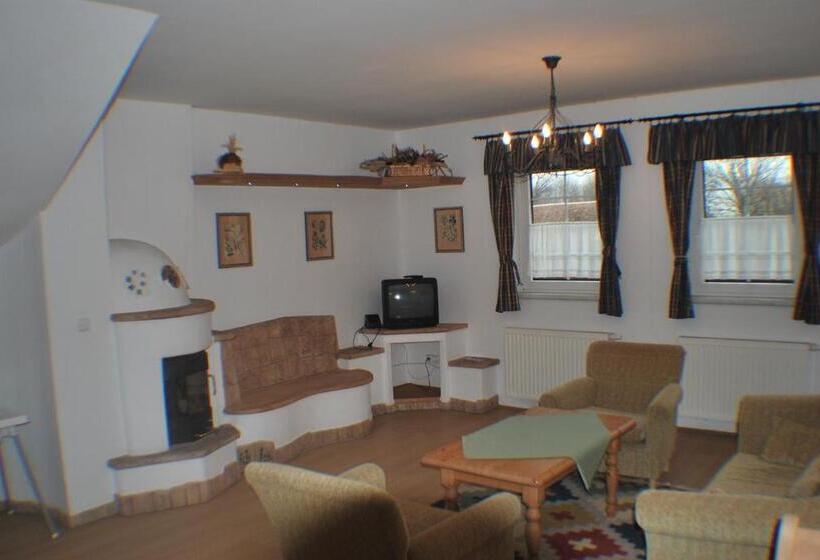 带两个卧室的复式公寓, Rozália Vendégház