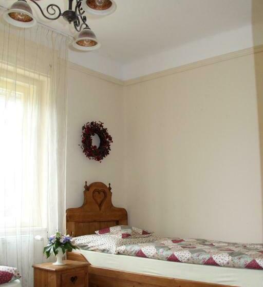 Номер Стандарт, Fogadó A Suttogóhoz