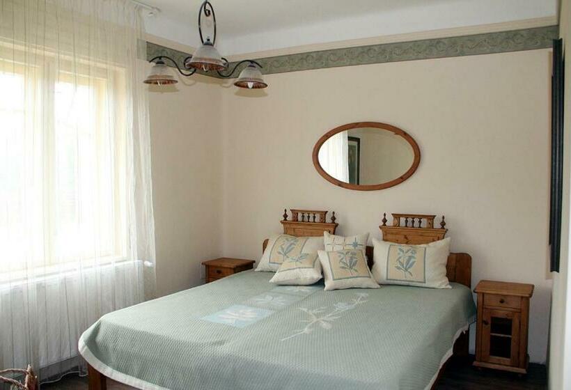 Номер Стандарт, Fogadó A Suttogóhoz