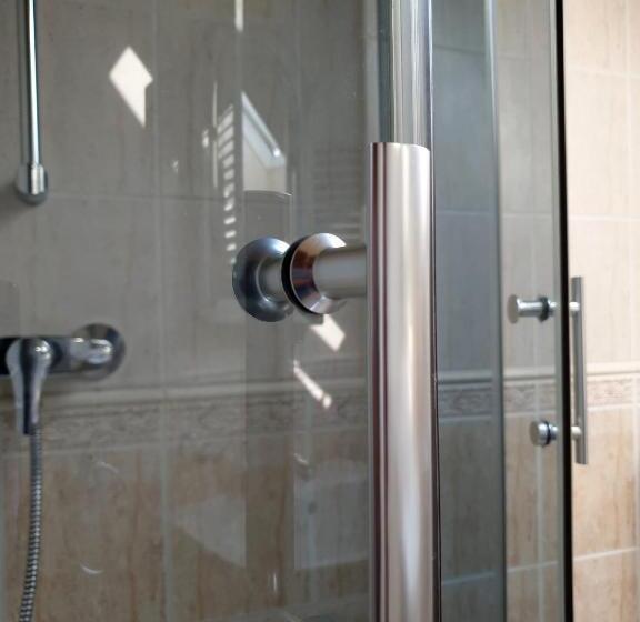 Номер Стандарт, Fogadó A Suttogóhoz