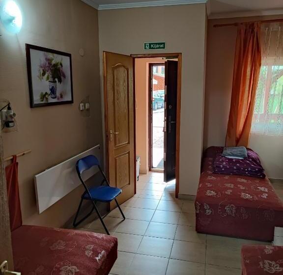 基本三人间, Havanna étterem és Vendégház