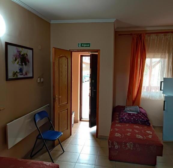 基本三人间, Havanna étterem és Vendégház