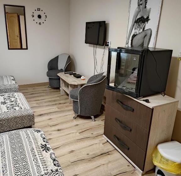 高级三人间, Havanna étterem és Vendégház