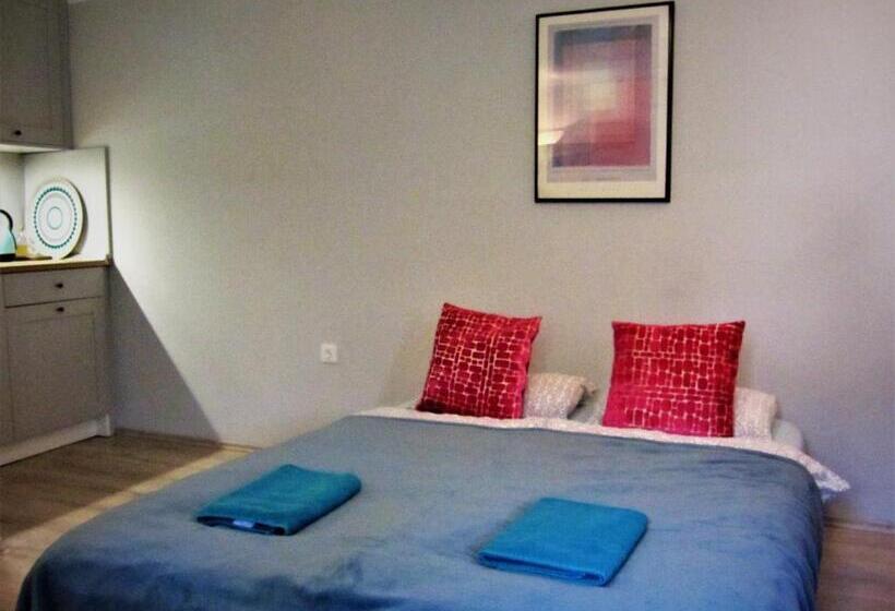 דירת חדר דלוקס, Kultúrélet Vendégháza