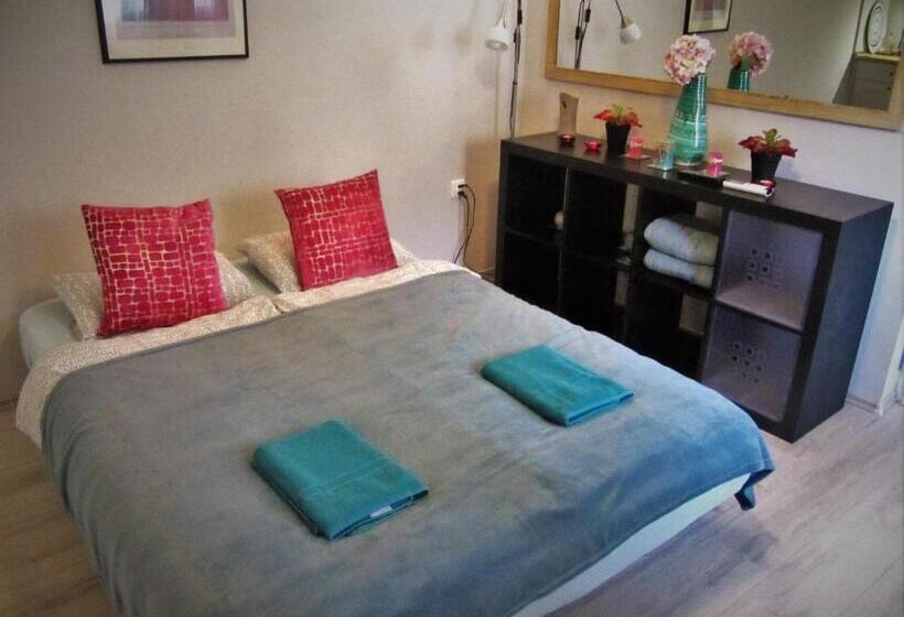 דירת חדר דלוקס, Kultúrélet Vendégháza