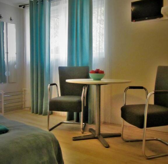 דירת חדר דלוקס, Kultúrélet Vendégháza