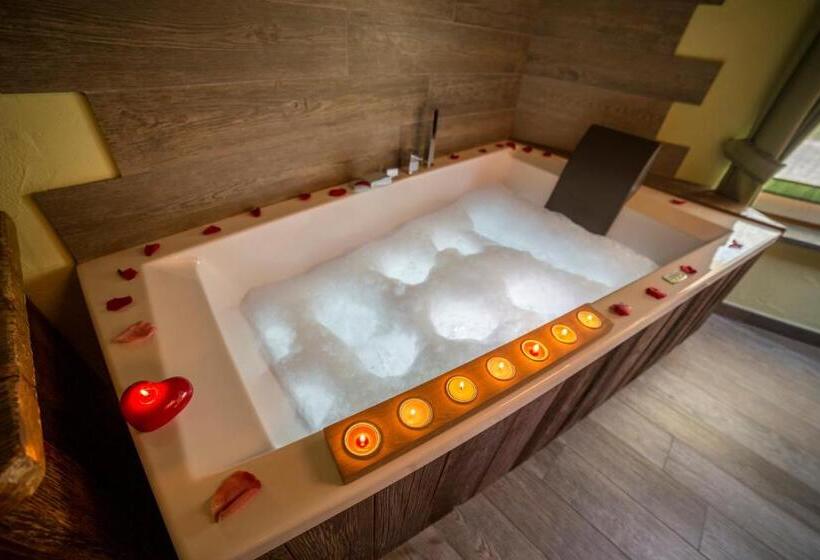 غرفة قياسية مزوَّدة بجاكوزي, Relais Du Paradis Chambres D'hôtes