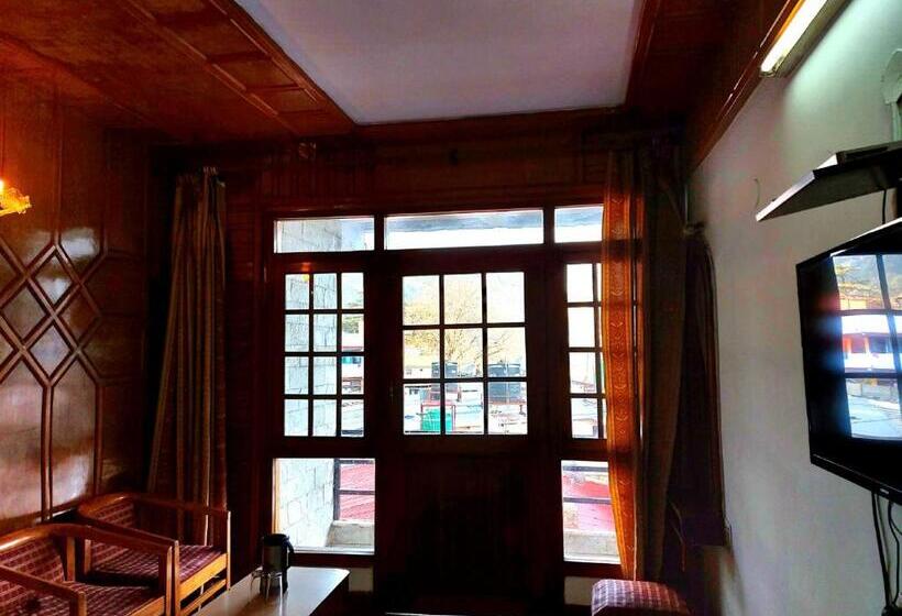 اتاق لوکس, Goroomgo Radha Continental Nainital Near Naini Lake Excellent Customer Service