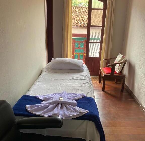 חדר לארבעה סטנדרטי עם מרפסת, Casa Do Alferes