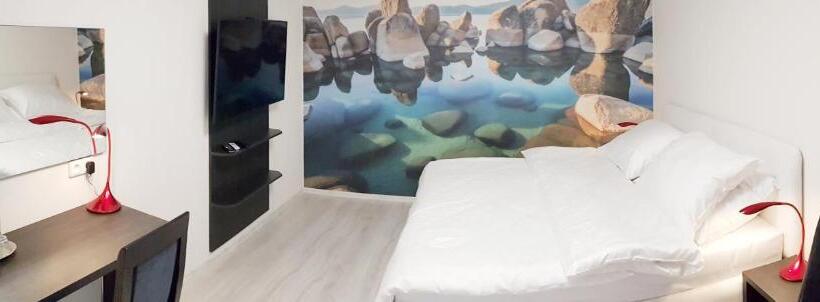 Standard Szoba, Restaurace A Hotel Amerika