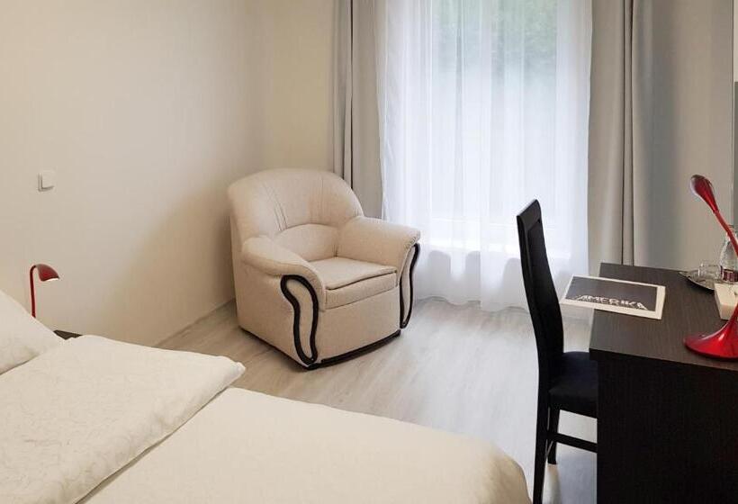 Standard Szoba, Restaurace A Hotel Amerika