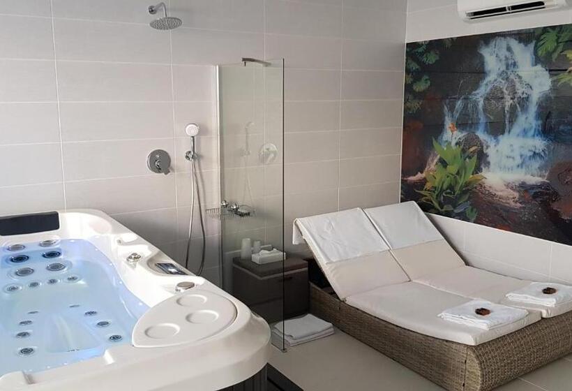 Suite King Size Bed, Restaurace A Hotel Amerika