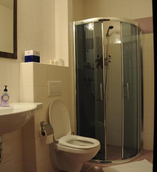 Standard Egyágyas Szoba, Restaurace A Hotel Amerika