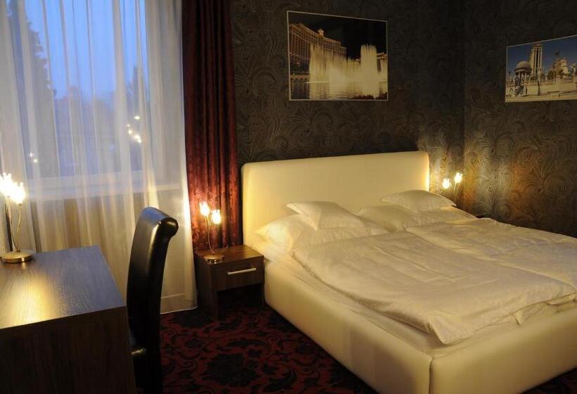 Standard Stúdiószoba Franciaággyal King Size, Restaurace A Hotel Amerika