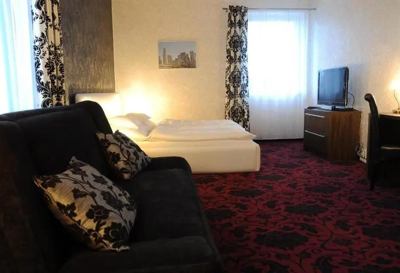 スタンダードルーム, Restaurace A Hotel Amerika