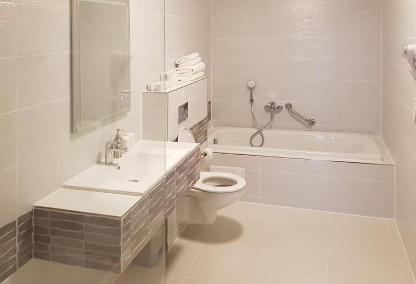 Standard Szoba, Restaurace A Hotel Amerika