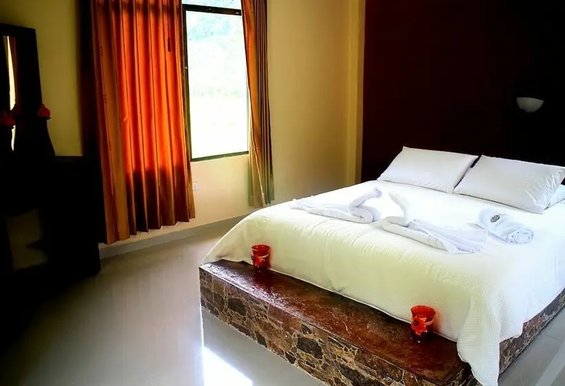 Deluxe Suite, Santval