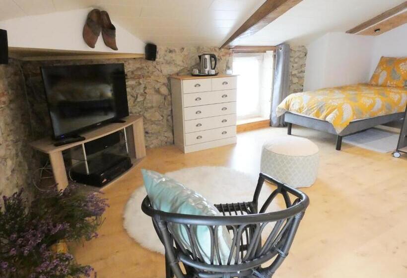 חדר משפחתי, Domaine De Poumatan