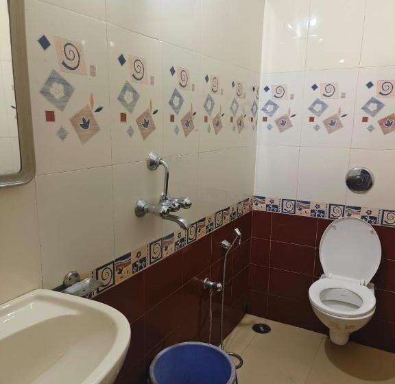 三人经典房间, O La Grande Residencya