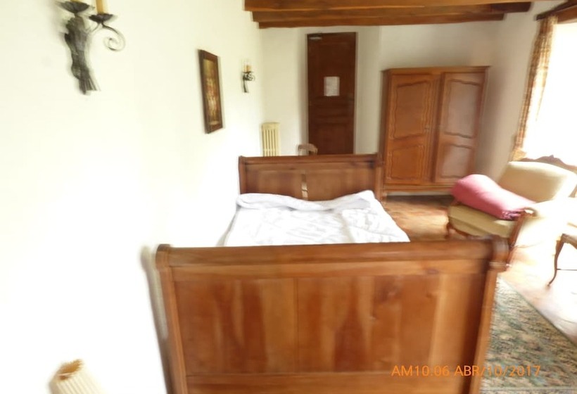 חדר סופריור לארבעה, Château De Montramé