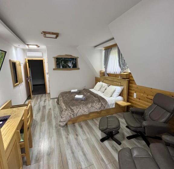 اتاق لوکس, Rustic Inn River